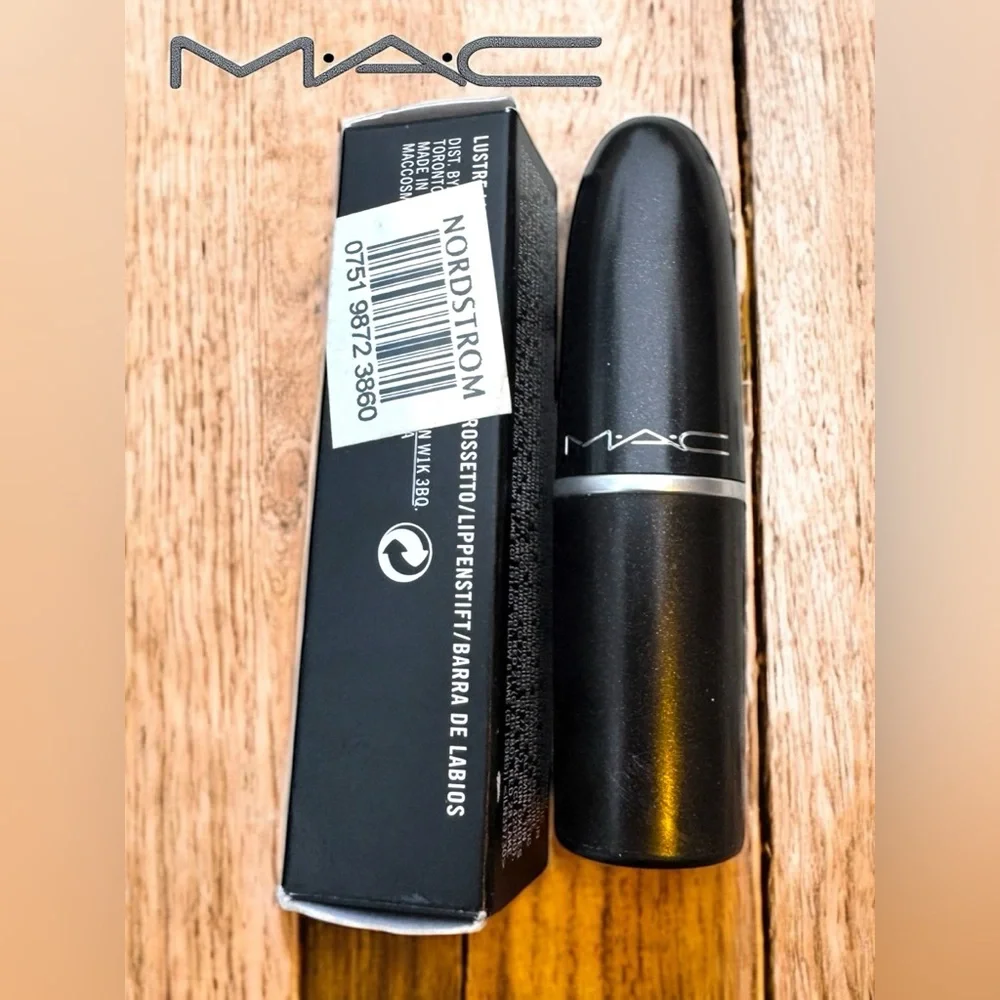MAC RAZZLEDAZZLER Lustre Lipstick. NEW IN BOX. LIMITED EDITION.